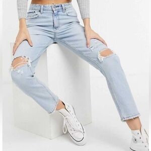 Abercrombie & Fitch The Mom High Rise Jeans in Light Distressed Wash Size 26/2